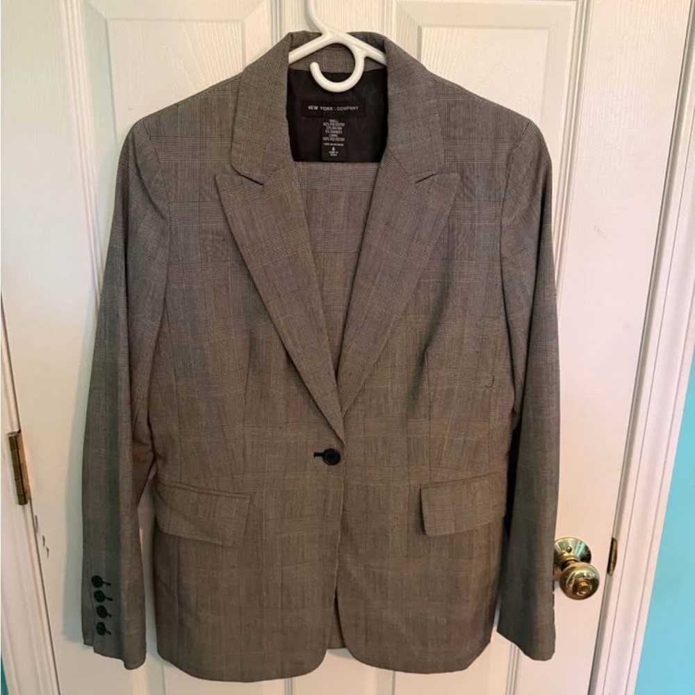 New York and Company Women’s Pant Suit